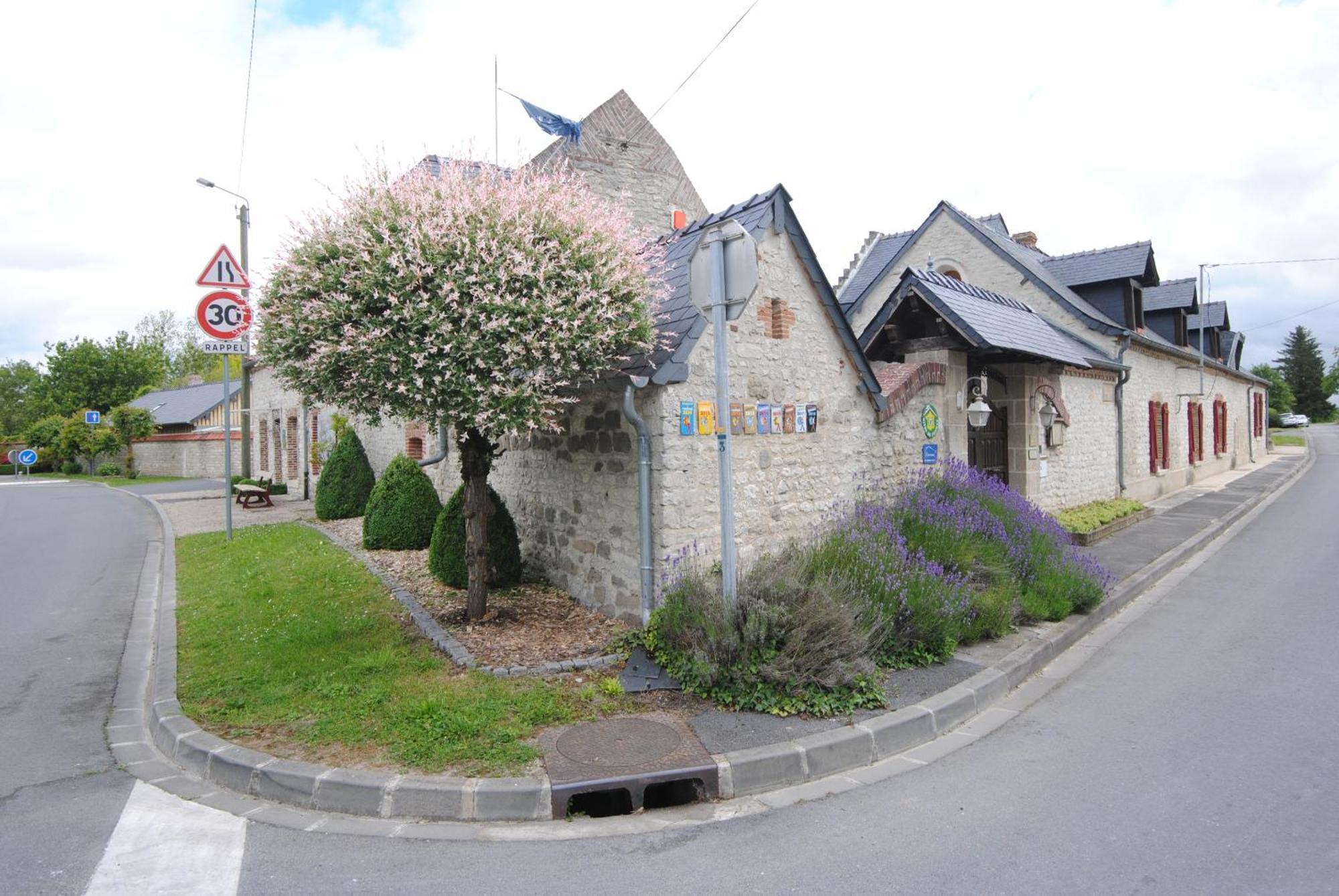 Le Grand Logis - Guest House - Bed And Breakfast Marchais  Exteriör bild